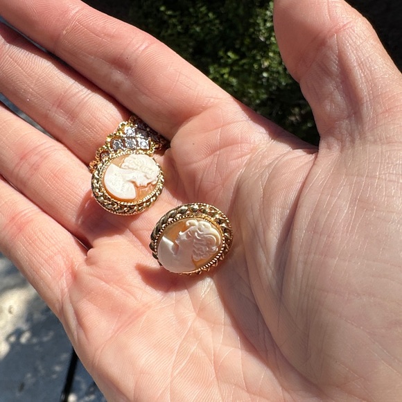 Elegant Gold and Cream Cameo Earrings - Picture 5 of 13